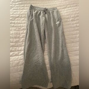 Nike straight leg pants in medium
